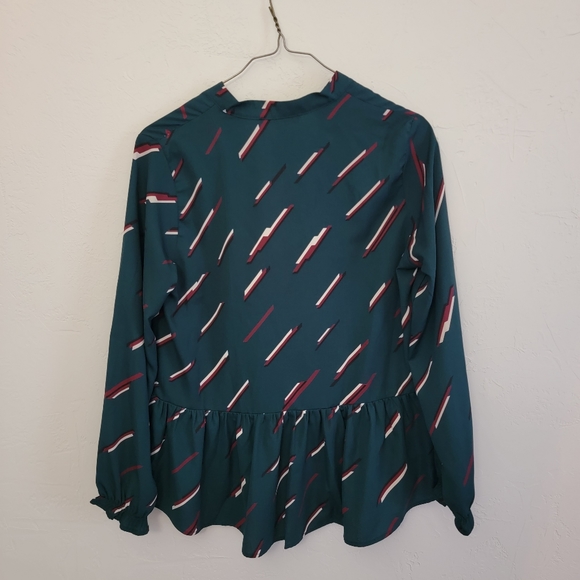 BOGO Coverstiched Emerald Green Long Sleeve Blouse Size Small - Picture 3 of 5